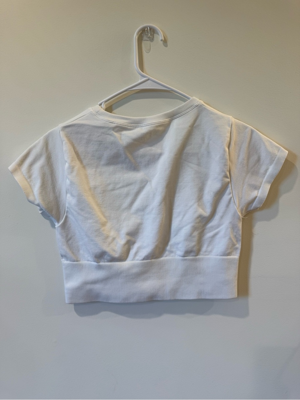aerie White Cropped Short Sleeve Tee - Picture 3 of 5